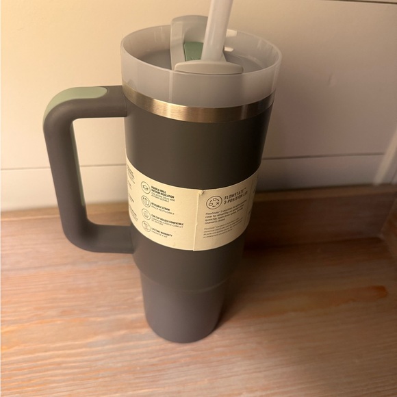 Stanley Tumbler with Straw - Picture 2 of 4